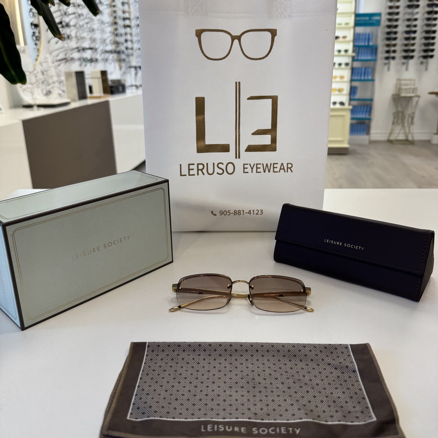 Frame, case, box and cloth with a Leruso Eyewear bag